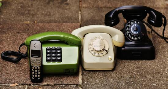 imagem de telefone que remetem ao tema de comunicação